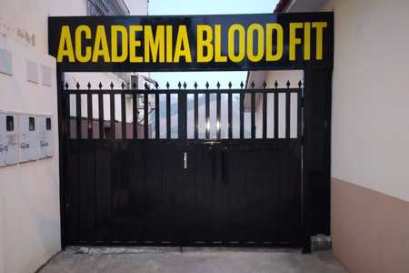 Academia Blood Fit
