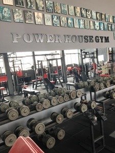 Academia Power House Gym