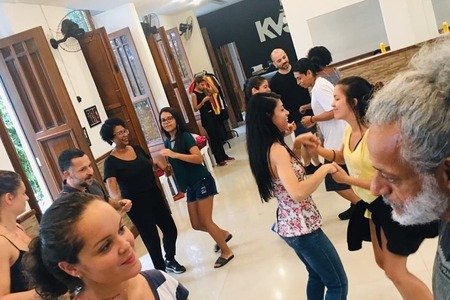 Escola de dança na Barra da Tijuca atrai alunos com 'modalidade TikTok' -  23/09/2021 - UOL TAB